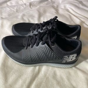 Womens New Balance fuel cell athletic shoe, size 10